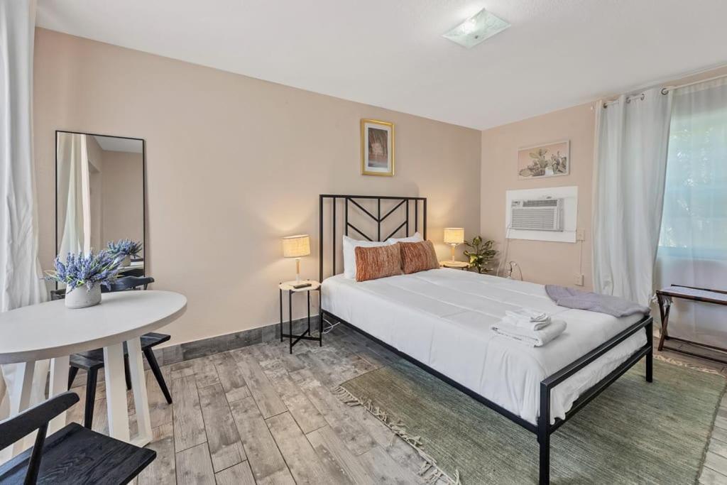 Located By The Beach 1 Bedroom With Parking And Pool Clearwater Ngoại thất bức ảnh