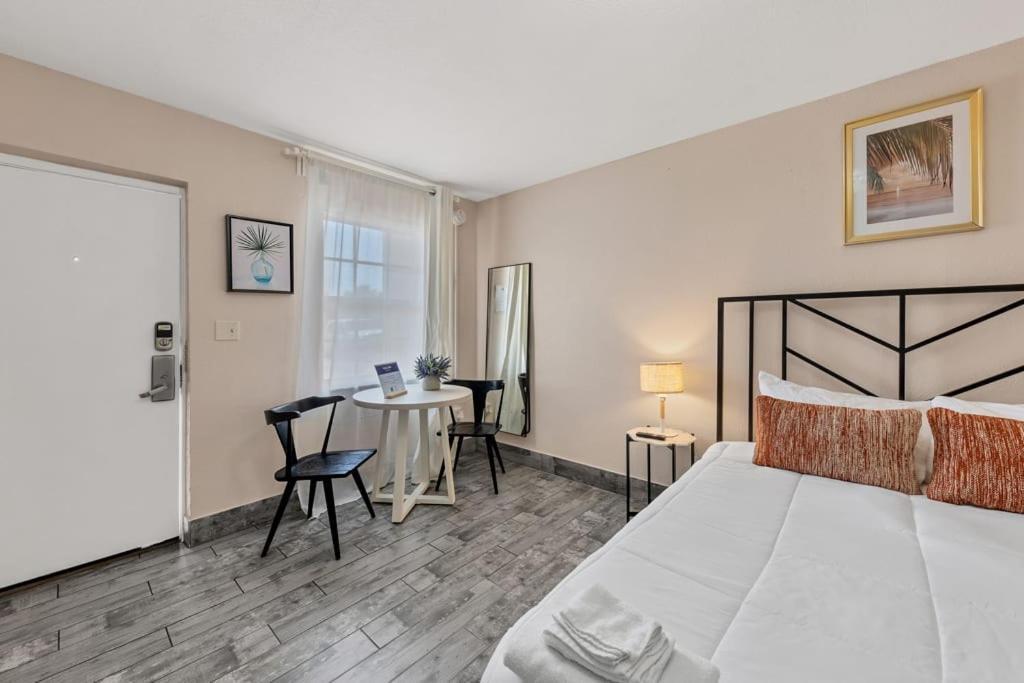 Located By The Beach 1 Bedroom With Parking And Pool Clearwater Ngoại thất bức ảnh